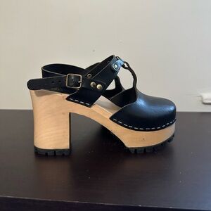 LIKE NEW Swedish Hasbeen Clog